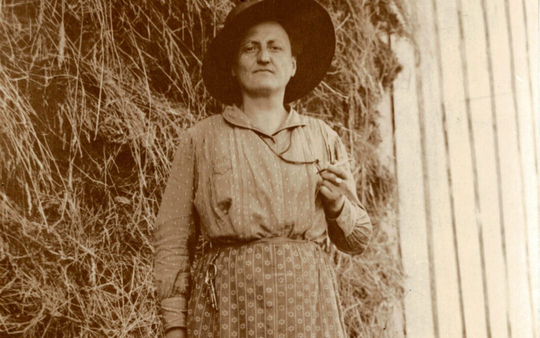 PO STOPINJAH FRAU KOMES