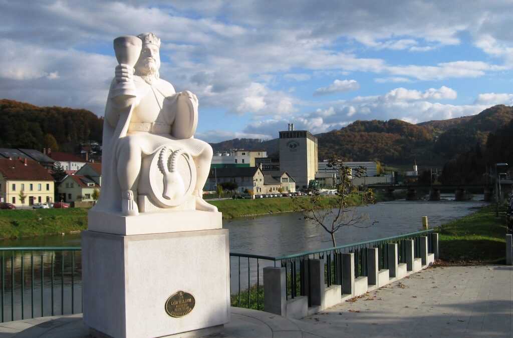 TRI PIVOVARNE IN KRALJ